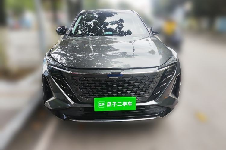 Used CHANGAN OSHAN Z6 2023 Blue Whale 1.5T DCT Luxury Model Front