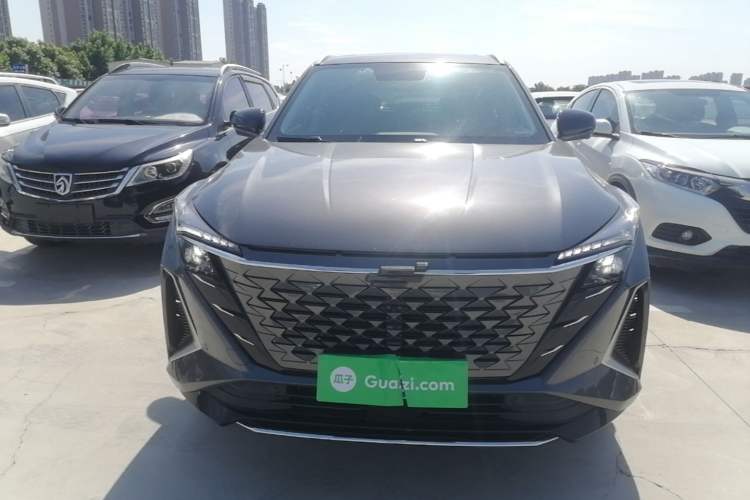 Used CHANGAN OSHAN Z6 2023 Blue Whale 1.5T DCT Smart-Led City Edition Front
