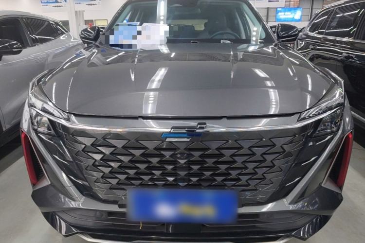Used CHANGAN OSHAN Z6 2023 Blue Whale 1.5T DCT Smart Edition Front