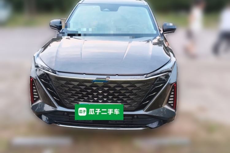 Used CHANGAN OSHAN Z6 2023 Blue Whale 1.5T DCT Smart Edition Front