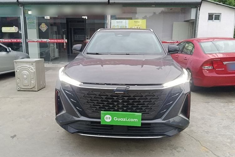 Used CHANGAN OSHAN Z6 2023 Blue Whale 1.5T DCT Smart Navigation Model Front