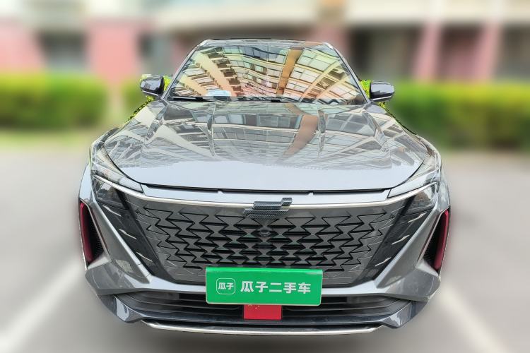 Used CHANGAN OSHAN Z6 2023 Blue Whale 1.5T DCT Smart Luxury Model Front