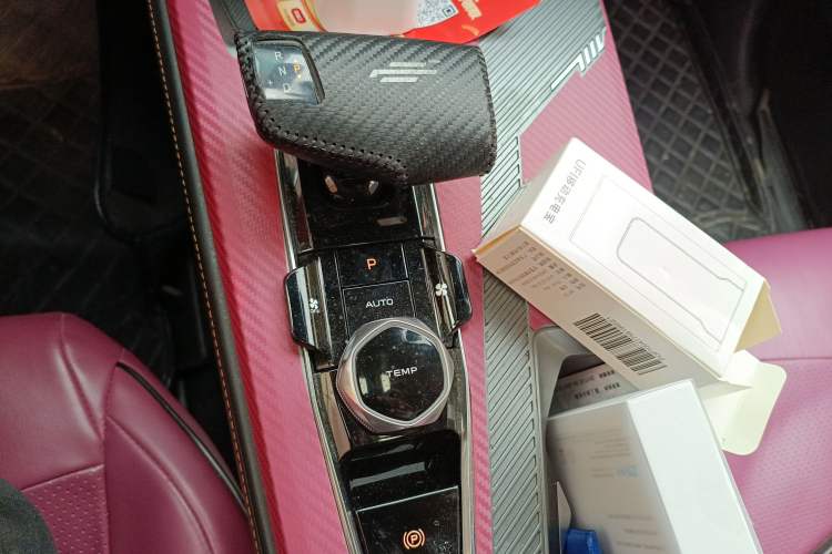 Used CHANGAN OSHAN Z6 2023 Blue Whale 1.5T DCT Smart Edition Gear Lever