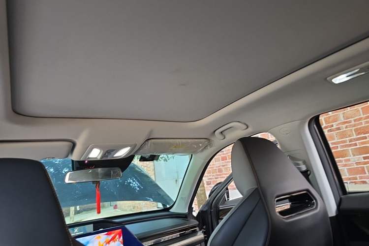 Used CHANGAN OSHAN Z6 2023 Blue Whale 1.5T DCT Smart-Led City Edition Headliner