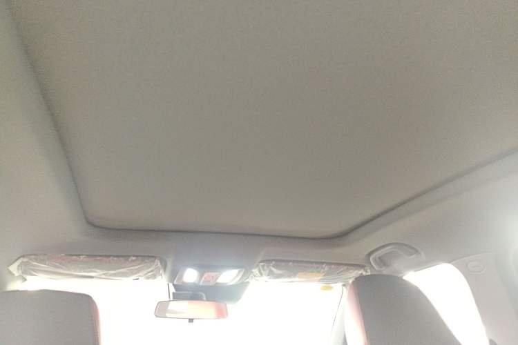 Used CHANGAN OSHAN Z6 2023 Blue Whale 1.5T DCT Smart Luxury Model Headliner