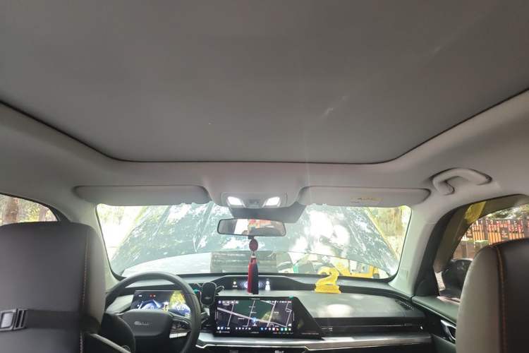 Used CHANGAN OSHAN Z6 2023 Blue Whale 1.5T DCT Smart Edition Headliner