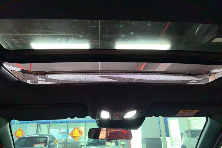 Used CHANGAN OSHAN Z6 2023 Blue Whale 1.5T DCT Smart Luxury Model Headliner