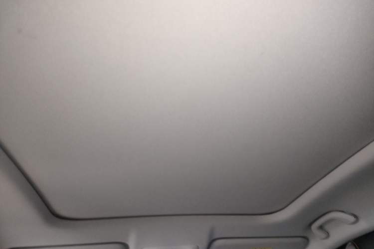 Used CHANGAN OSHAN Z6 2023 Blue Whale 1.5T DCT Smart-Led City Edition Headliner