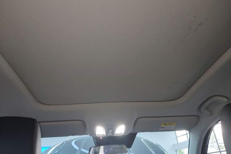 Used CHANGAN OSHAN Z6 2023 Blue Whale 1.5T DCT Smart Edition Headliner