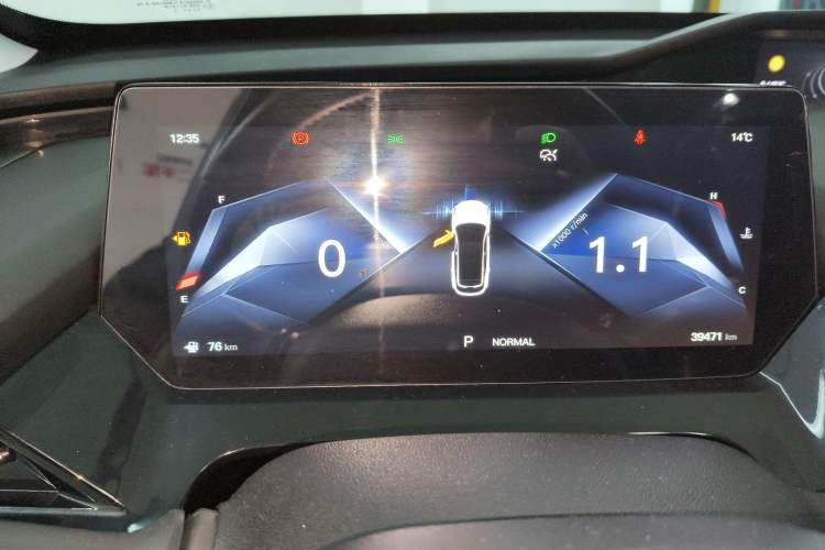 Used CHANGAN OSHAN Z6 2023 Blue Whale 1.5T DCT Smart Edition Instrument Cluster