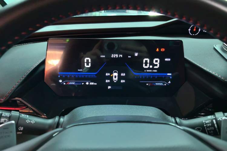 Used CHANGAN OSHAN Z6 2023 Blue Whale 1.5T DCT Smart Luxury Model Instrument Cluster