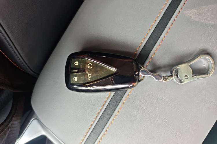 Used CHANGAN OSHAN Z6 2023 Blue Whale 1.5T DCT Smart-Led City Edition Interior 1