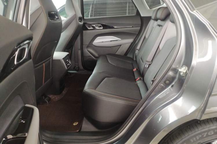 Used CHANGAN OSHAN Z6 2023 Blue Whale 1.5T DCT Smart-Led City Edition Interior 1