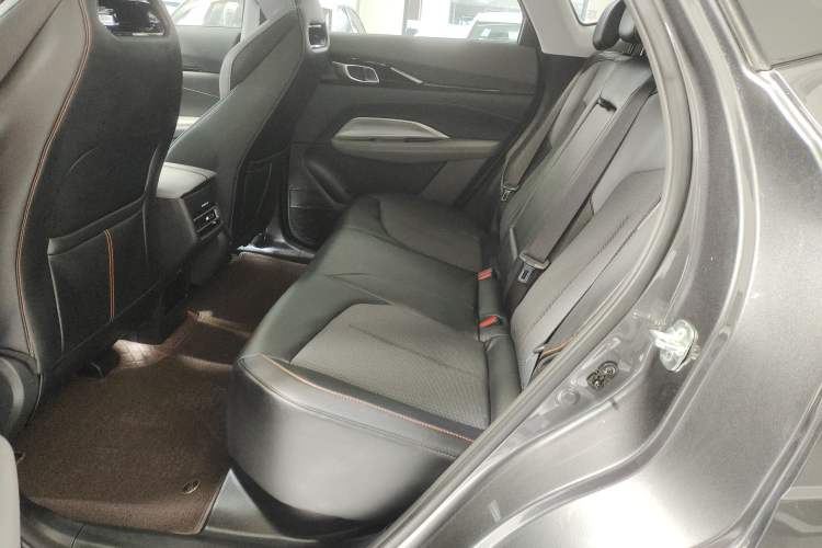 Used CHANGAN OSHAN Z6 2023 Blue Whale 1.5T DCT Luxury Model Interior 1