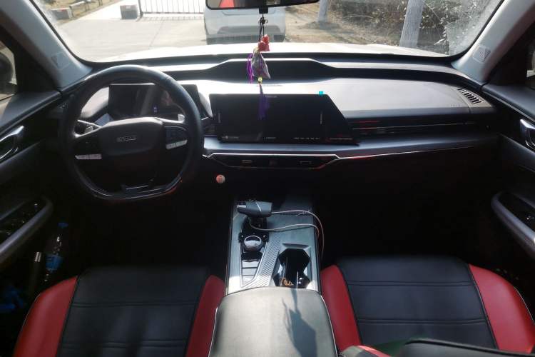 Used CHANGAN OSHAN Z6 2023 Blue Whale 1.5T DCT Luxury Model Interior 2