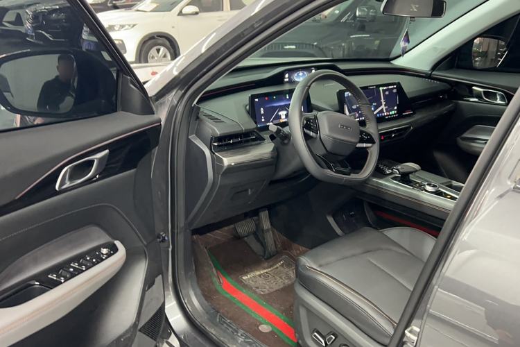 Used CHANGAN OSHAN Z6 2023 Blue Whale 1.5T DCT Smart Edition Interior 2