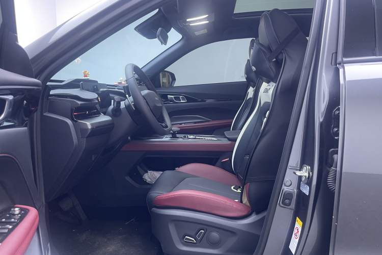 Used CHANGAN OSHAN Z6 2023 Blue Whale 1.5T DCT Smart Luxury Model Interior 3