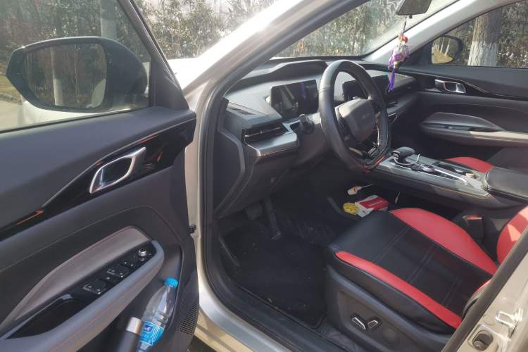 Used CHANGAN OSHAN Z6 2023 Blue Whale 1.5T DCT Luxury Model Interior 3