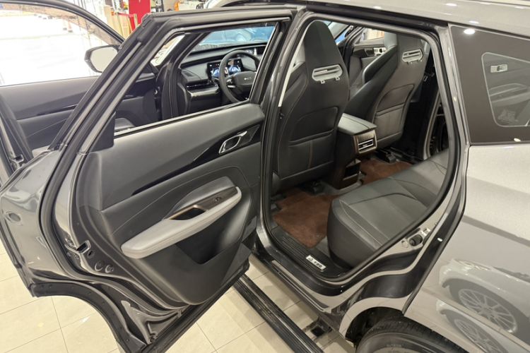Used CHANGAN OSHAN Z6 2023 Blue Whale 1.5T DCT Smart Edition Interior 3