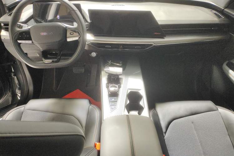 Used CHANGAN OSHAN Z6 2023 Blue Whale 1.5T DCT Luxury Model Interior 3