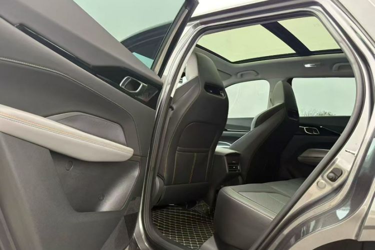 Used CHANGAN OSHAN Z6 2023 Blue Whale 1.5T DCT Smart Edition Interior 4