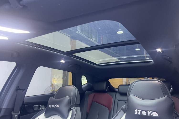 Used CHANGAN OSHAN Z6 2023 Blue Whale 1.5T DCT Smart Luxury Model Interior 5