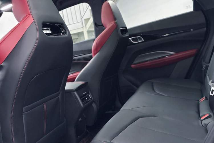 Used CHANGAN OSHAN Z6 2023 Blue Whale 1.5T DCT Smart Luxury Model Interior 7