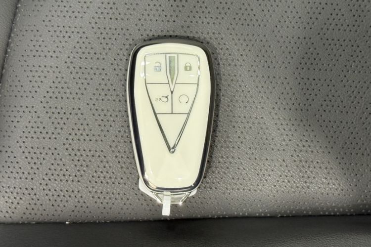 Used CHANGAN OSHAN Z6 2023 Blue Whale 1.5T DCT Smart Edition Interior 8