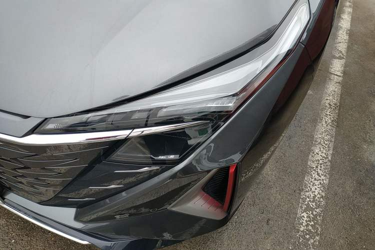 Used CHANGAN OSHAN Z6 2023 Blue Whale 1.5T DCT Smart Edition Left Front Headlight