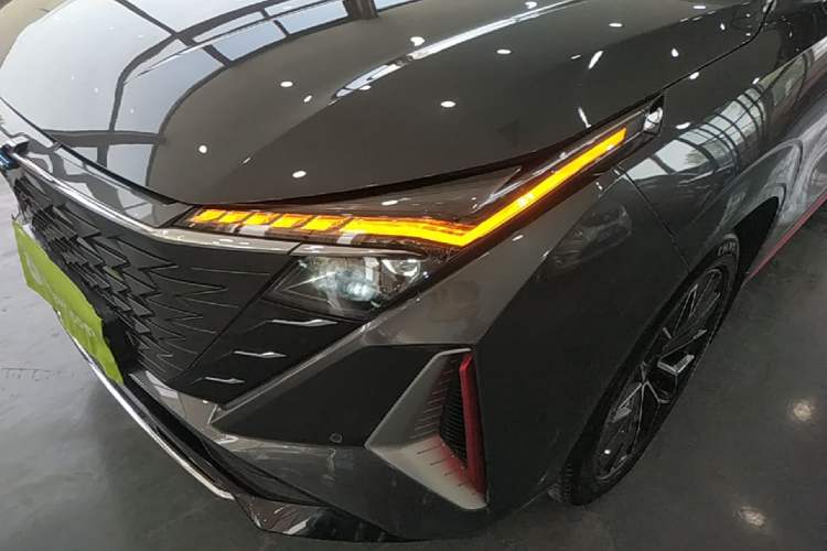 Used CHANGAN OSHAN Z6 2023 Blue Whale 1.5T DCT Smart-Led City Edition Left Front Headlight
