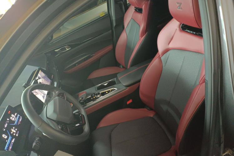 Used CHANGAN OSHAN Z6 2023 Blue Whale 1.5T DCT Smart Luxury Model Left Front Seat