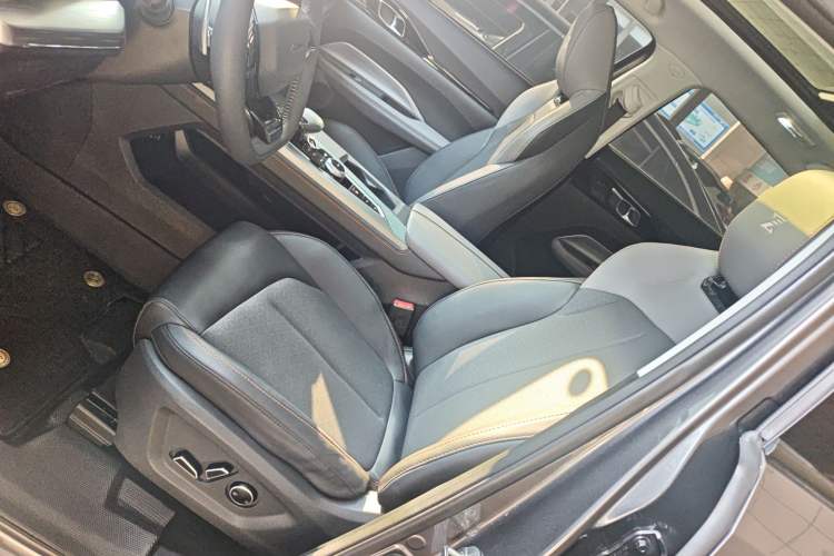 Used CHANGAN OSHAN Z6 2023 Blue Whale 1.5T DCT Smart-Led City Edition Left Front Seat