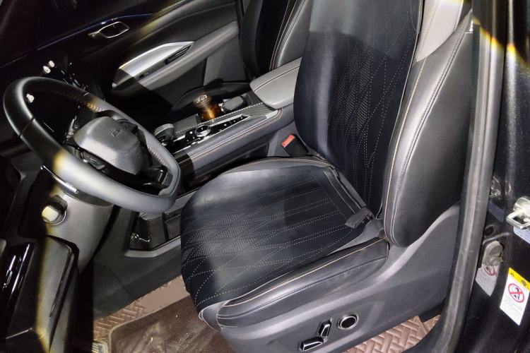 Used CHANGAN OSHAN Z6 2023 Blue Whale 1.5T DCT Smart-Led City Edition Left Front Seat