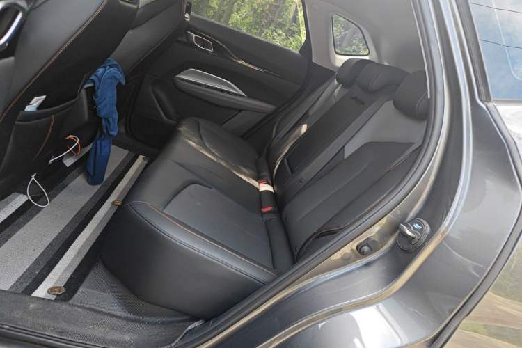 Used CHANGAN OSHAN Z6 2023 Blue Whale 1.5T DCT Smart Edition Left Rear Seat