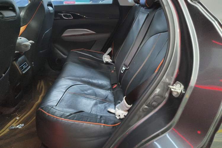 Used CHANGAN OSHAN Z6 2023 Blue Whale 1.5T DCT Smart Edition Left Rear Seat
