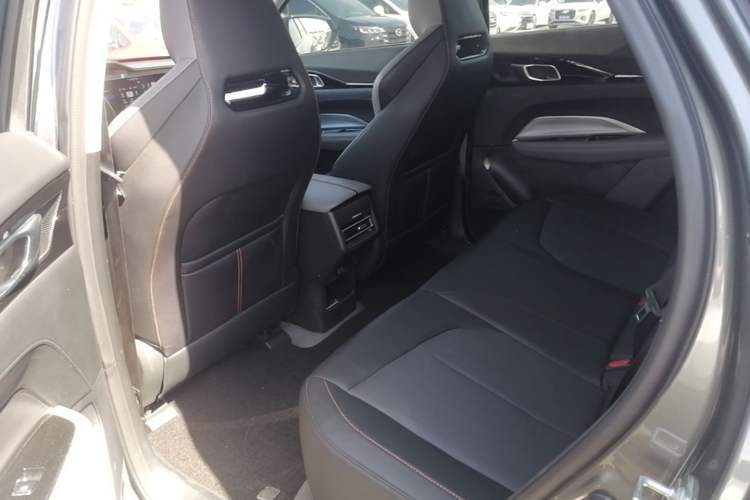 Used CHANGAN OSHAN Z6 2023 Blue Whale 1.5T DCT Smart-Led City Edition Left Rear Seat