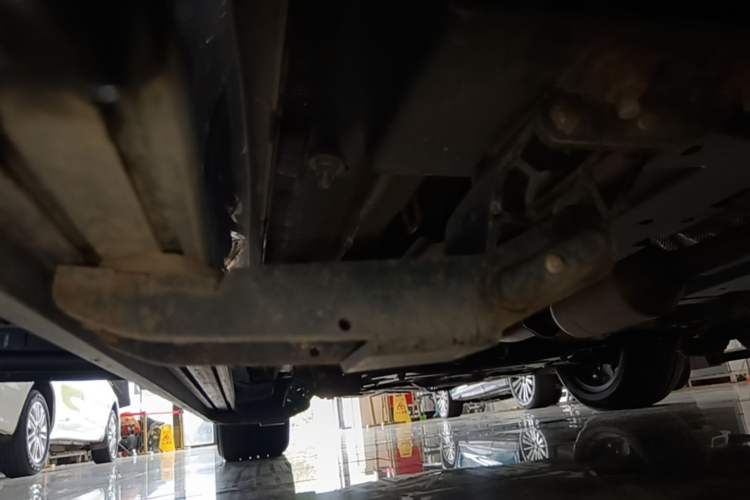 Used CHANGAN OSHAN Z6 2023 Blue Whale 1.5T DCT Smart Edition Left Side Sill