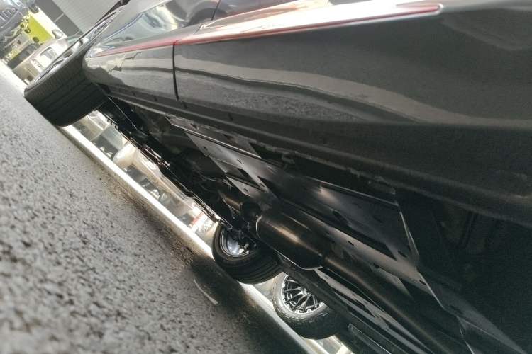 Used CHANGAN OSHAN Z6 2023 Blue Whale 1.5T DCT Smart-Led City Edition Left Side Sill