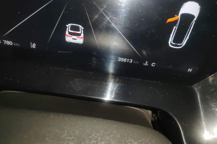 Used CHANGAN OSHAN Z6 2023 Blue Whale 2.0T Automatic Zhiyuan Model Odometer Close Up