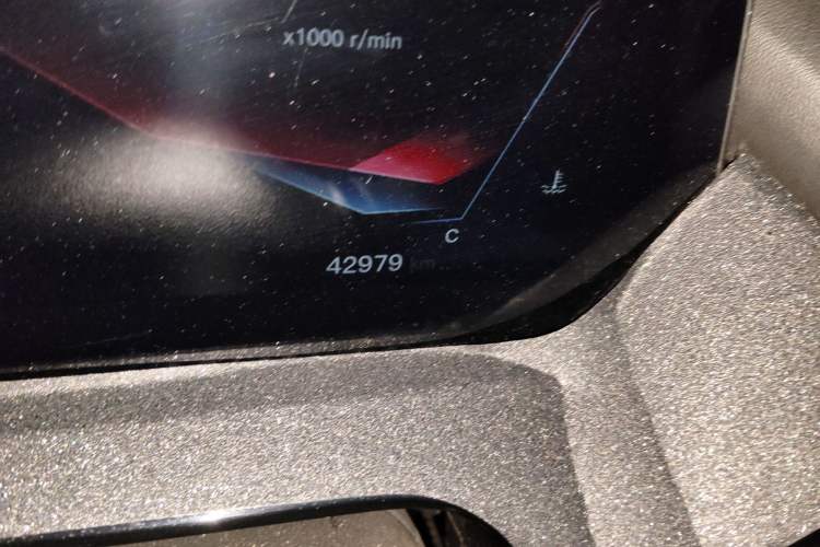 Used CHANGAN OSHAN Z6 2023 Blue Whale 1.5T DCT Smart-Led City Edition Odometer Close Up