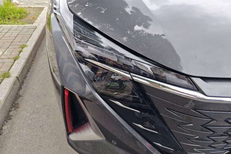 Used CHANGAN OSHAN Z6 2023 Blue Whale 1.5T DCT Smart-Led City Edition Right Front Headlight