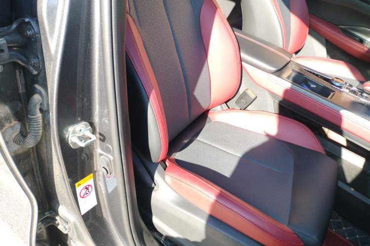 Used CHANGAN OSHAN Z6 2023 Blue Whale 2.0T Automatic Smart Drive Model Right Front Seat