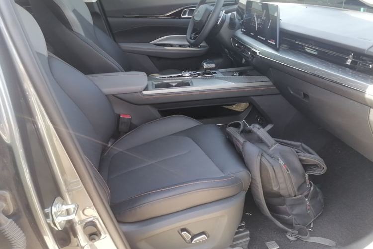 Used CHANGAN OSHAN Z6 2023 Blue Whale 1.5T DCT Smart-Led City Edition Right Front Seat