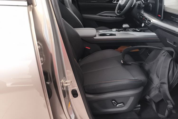 Used CHANGAN OSHAN Z6 2023 Blue Whale 1.5T DCT Smart Edition Right Front Seat
