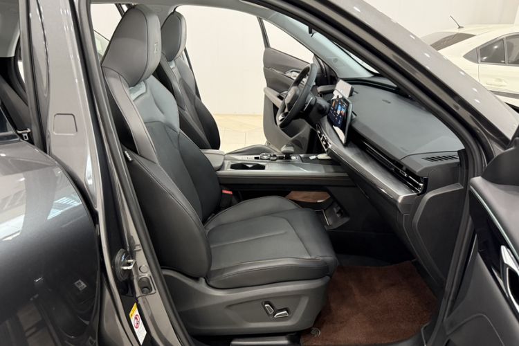 Used CHANGAN OSHAN Z6 2023 Blue Whale 1.5T DCT Smart Edition Right Front Seat