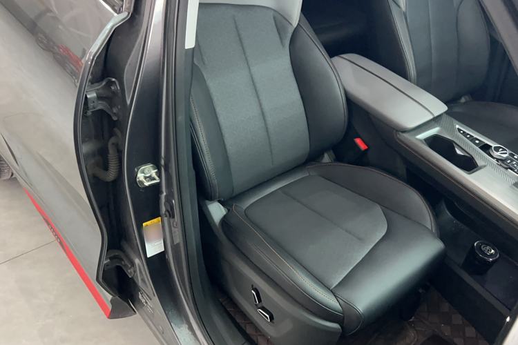 Used CHANGAN OSHAN Z6 2023 Blue Whale 1.5T DCT Smart Edition Right Front Seat