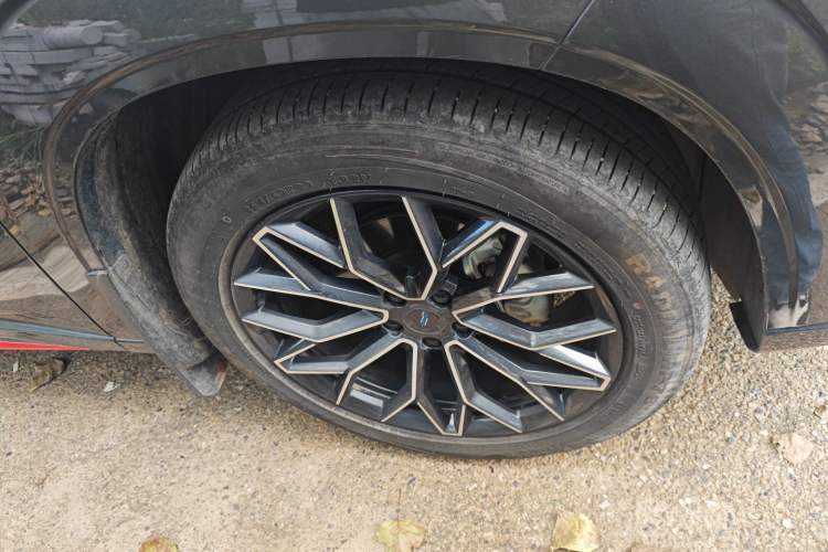 Used CHANGAN OSHAN Z6 2023 Blue Whale 1.5T DCT Smart Edition Right Front Wheel Hub