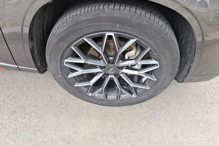 Used CHANGAN OSHAN Z6 2023 Blue Whale 1.5T DCT Smart-Led City Edition Right Front Wheel Hub