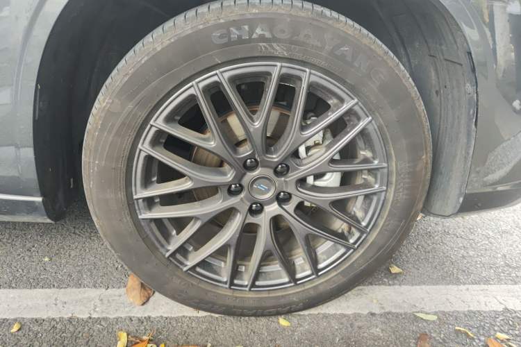 Used CHANGAN OSHAN Z6 2023 Blue Whale 1.5T DCT Luxury Model Right Front Wheel Hub