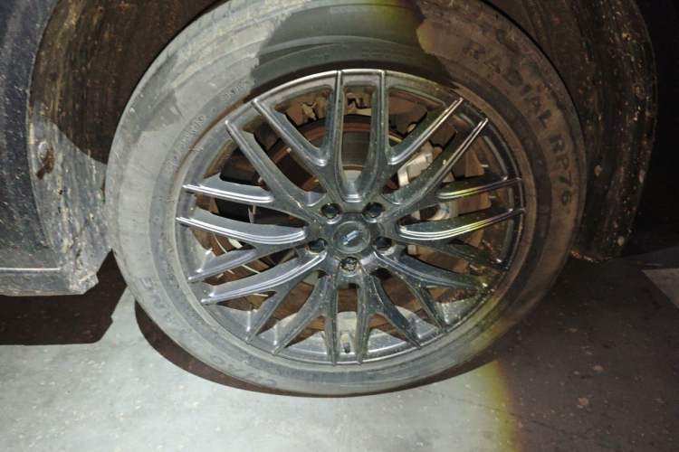 Used CHANGAN OSHAN Z6 2023 Blue Whale 1.5T DCT Luxury Model Right Front Wheel Hub